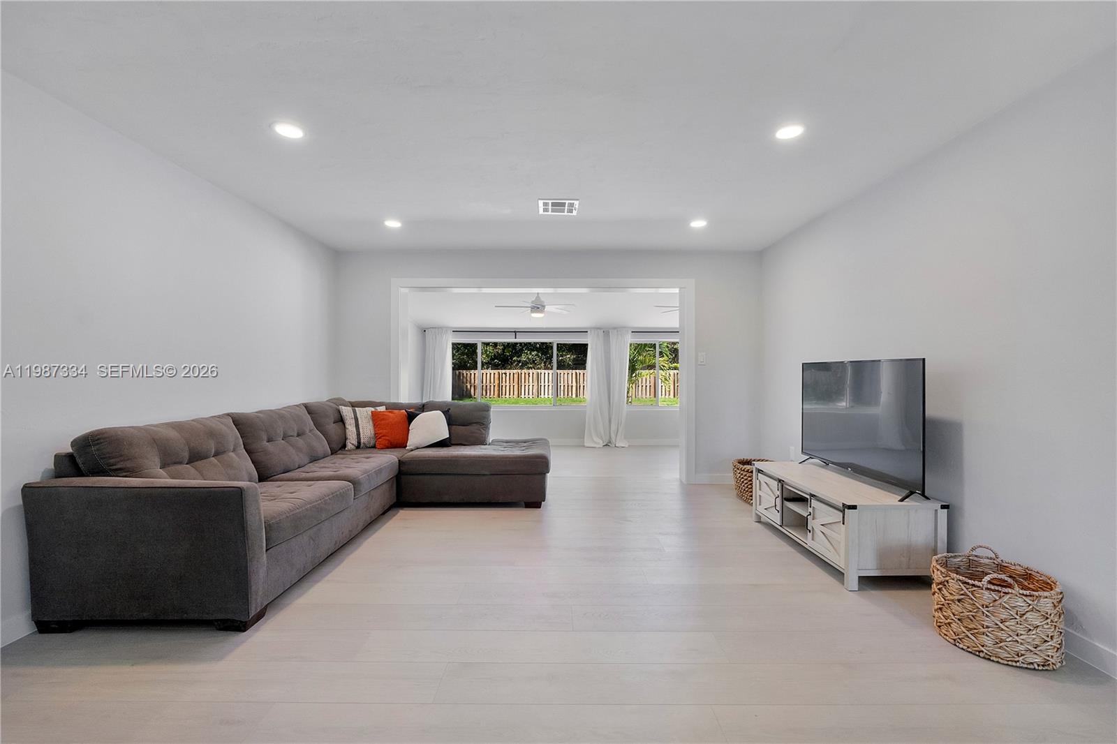 885 Camellia Ct