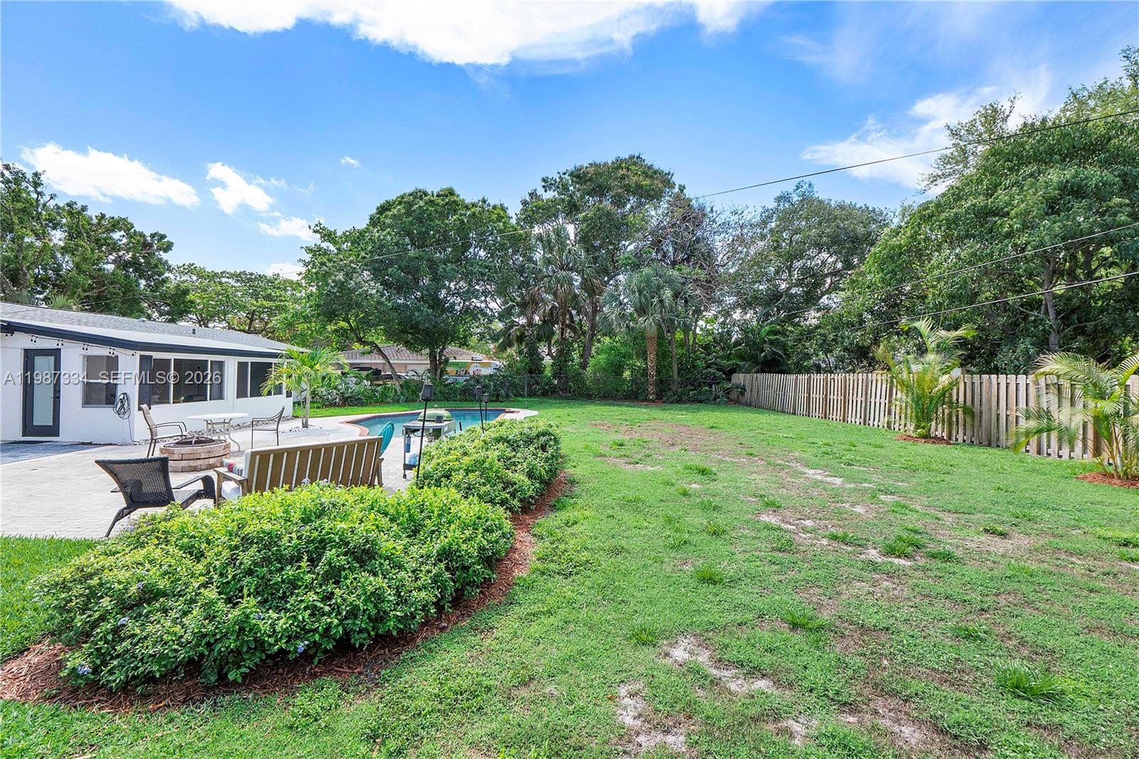 885 Camellia Ct