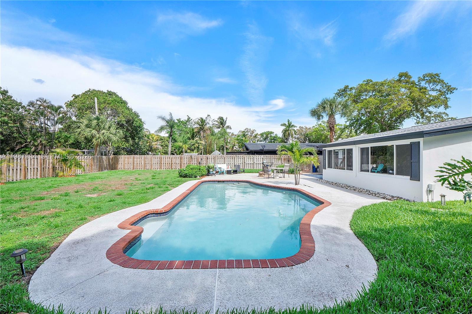 885 Camellia Ct