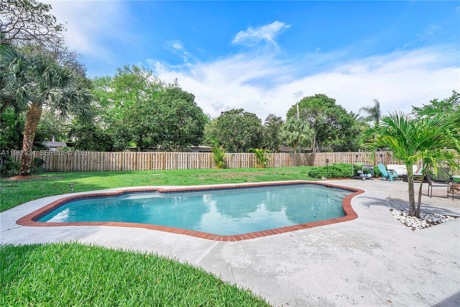 885 Camellia Ct