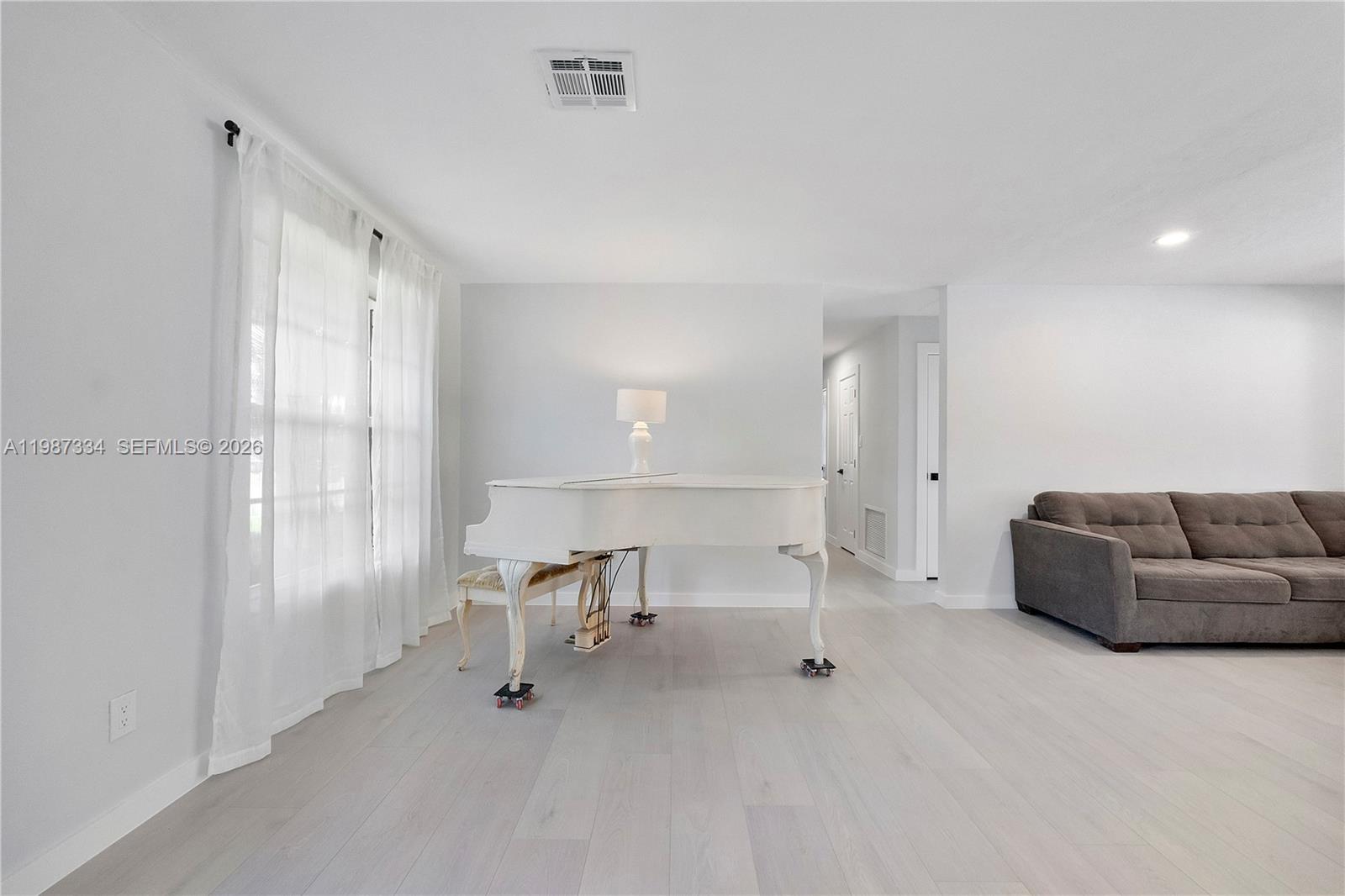 885 Camellia Ct