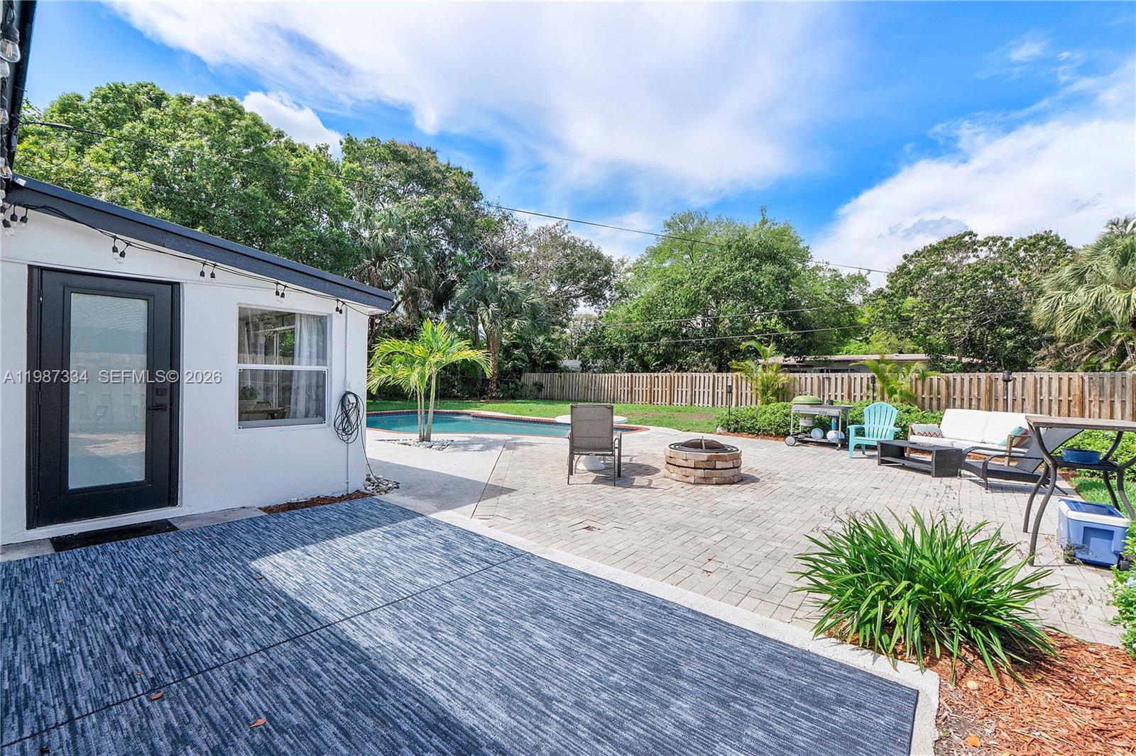 885 Camellia Ct