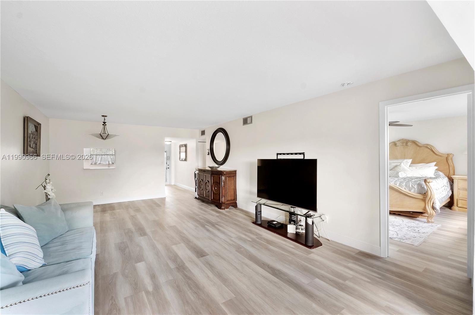 9201 Sunrise Lakes Blvd Unit: 304