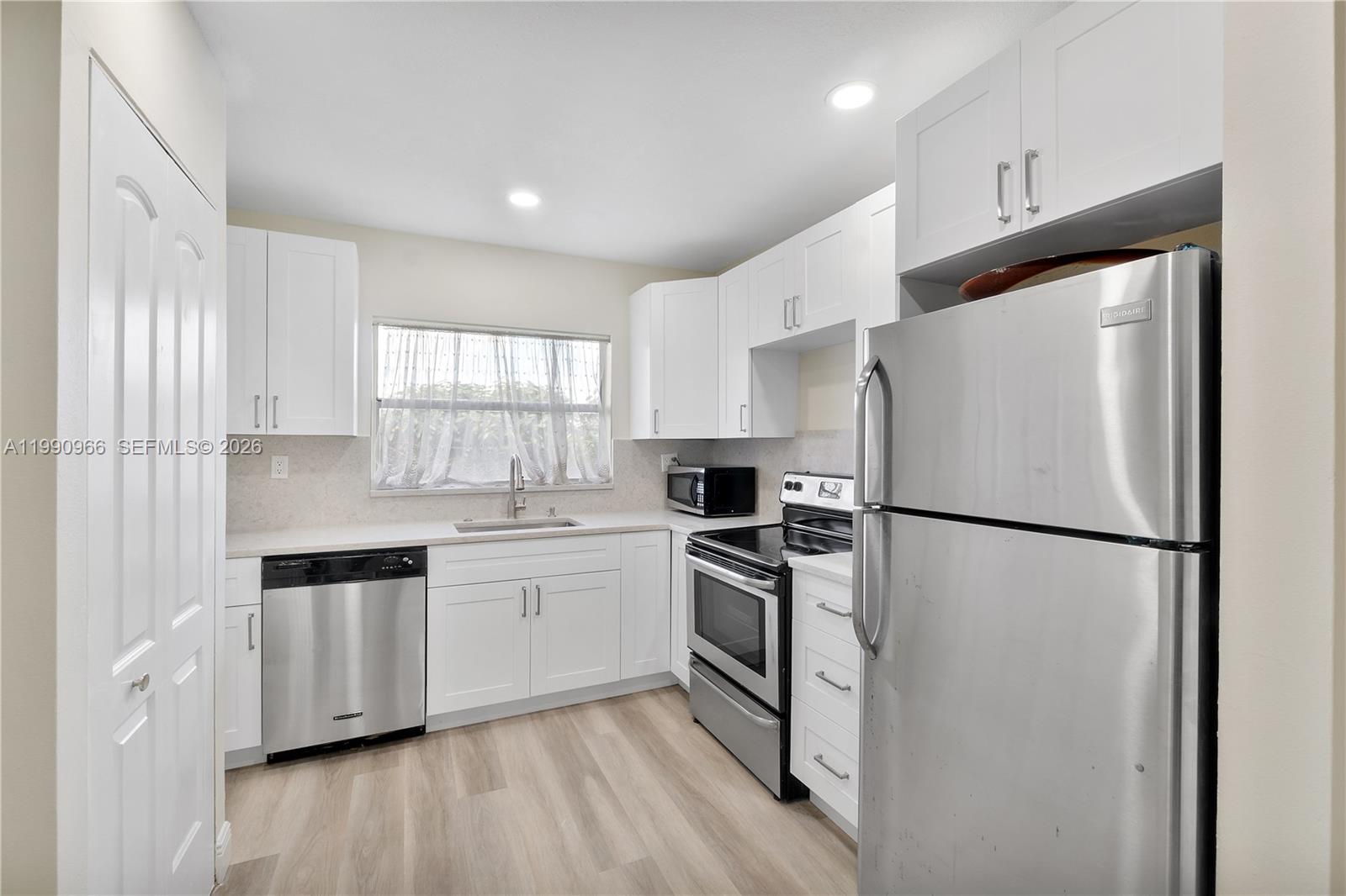 9201 Sunrise Lakes Blvd Unit: 304