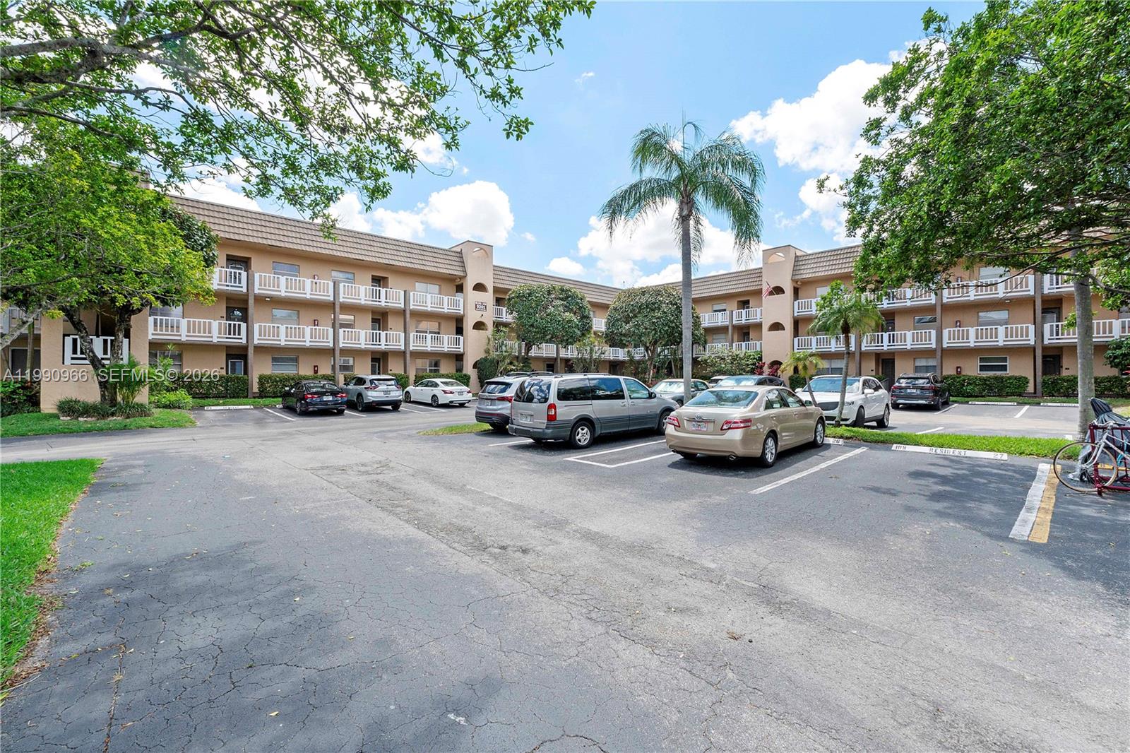9201 Sunrise Lakes Blvd Unit: 304