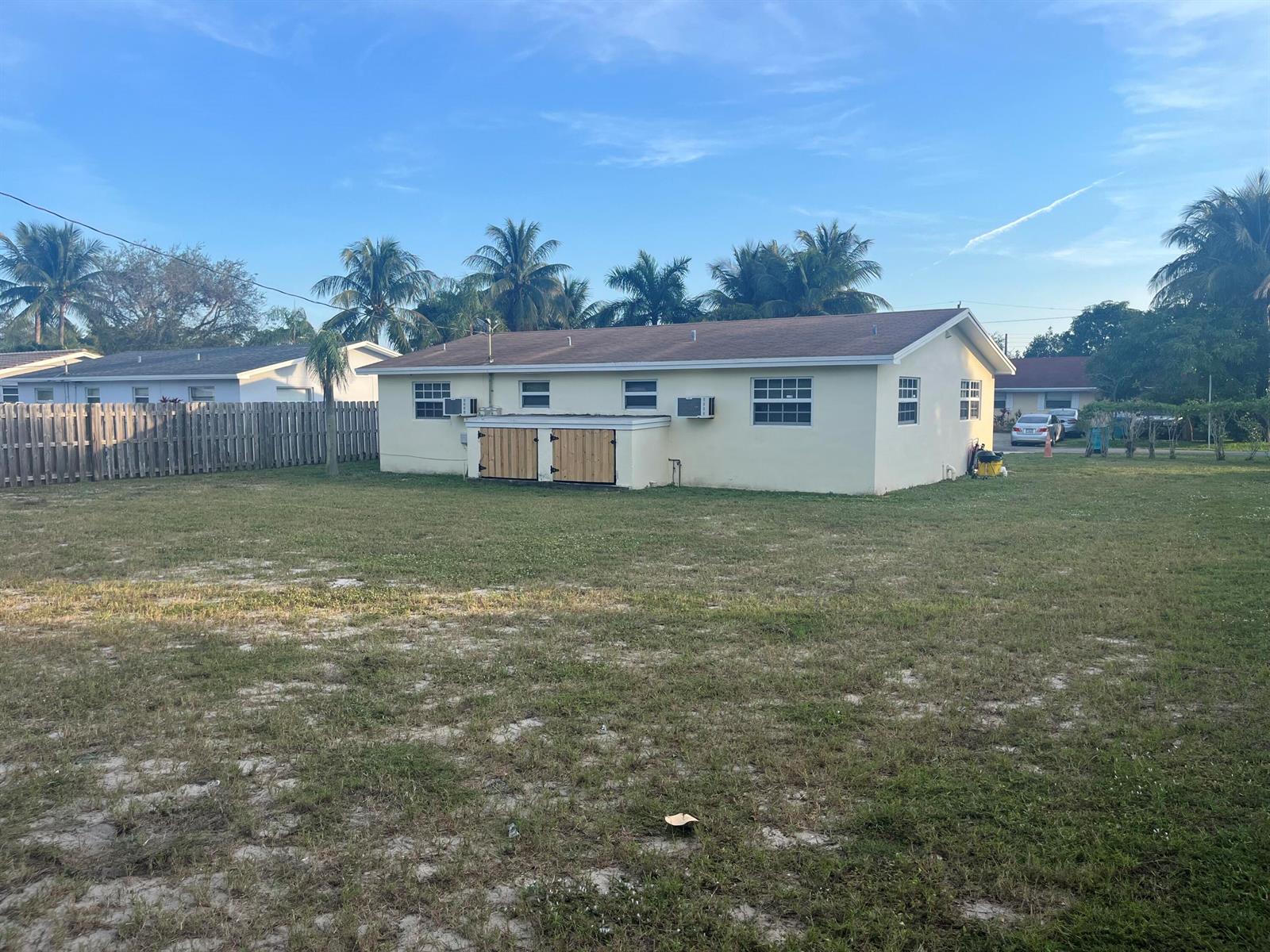 203 SE 4th Avenue