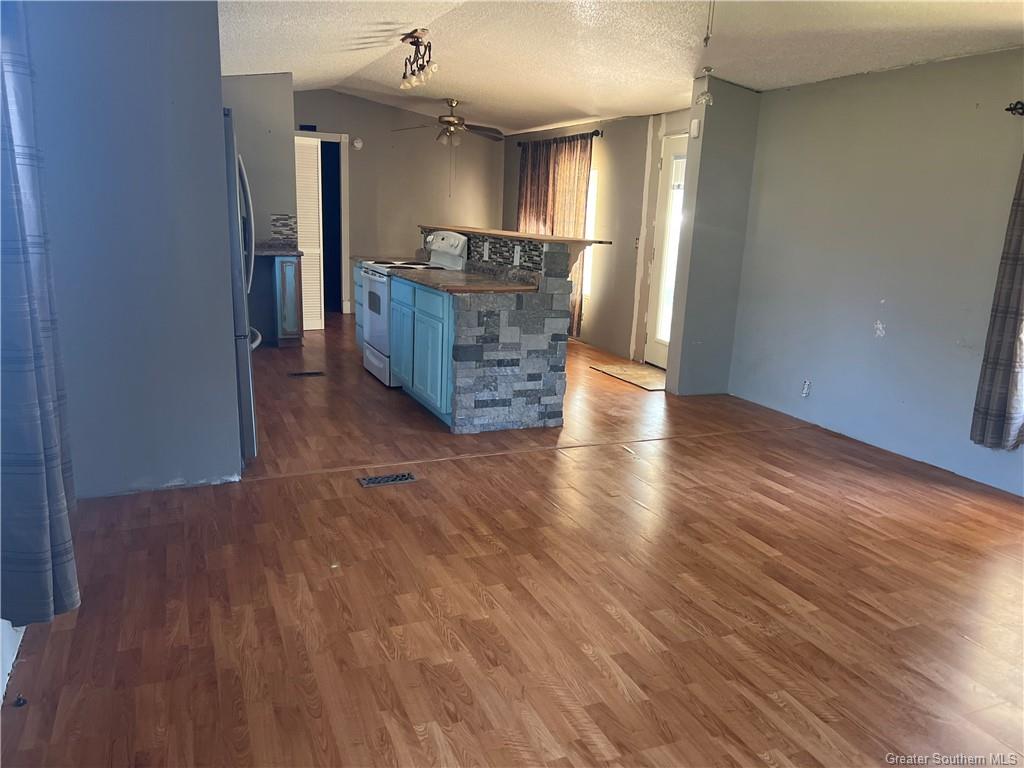 725 Majestic Oak Drive