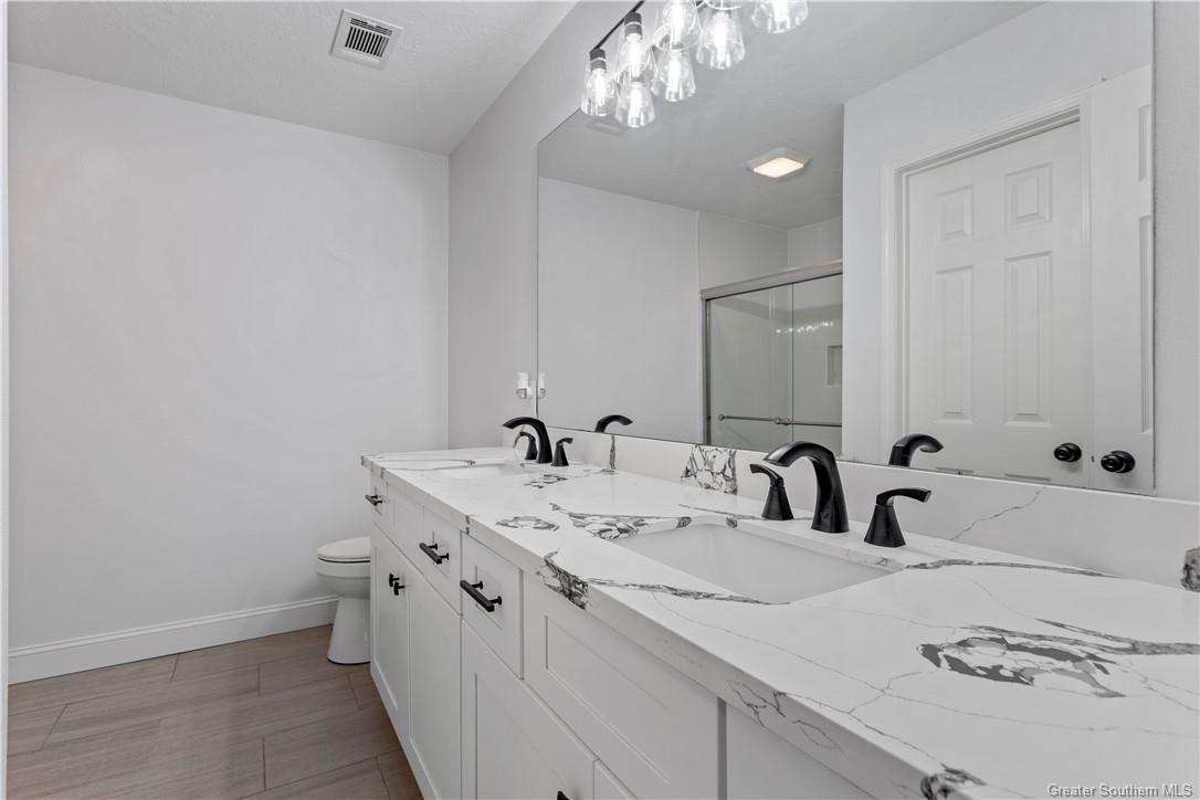 2000 Willowick Street