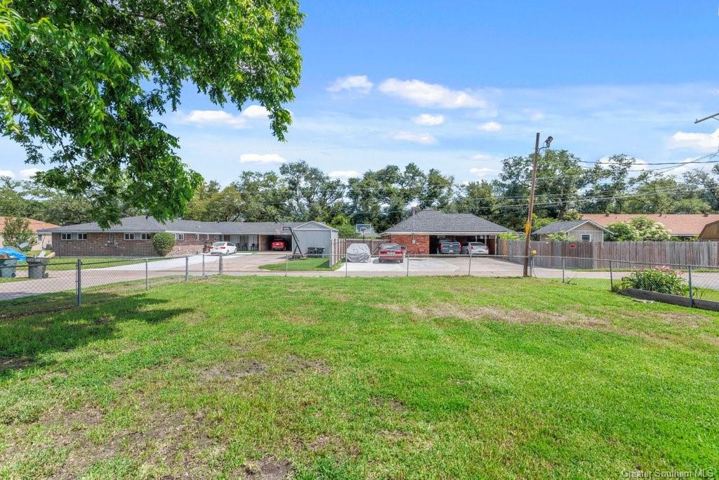 2007 E Prien Lake Road