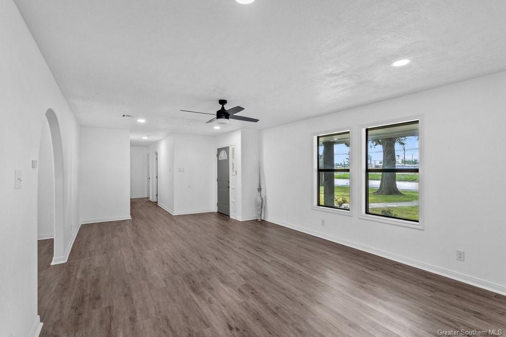 2007 E Prien Lake Road