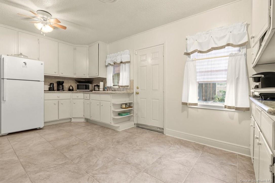 2410 Gardenia Street