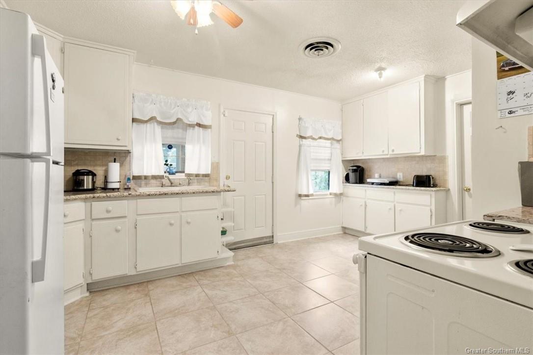 2410 Gardenia Street