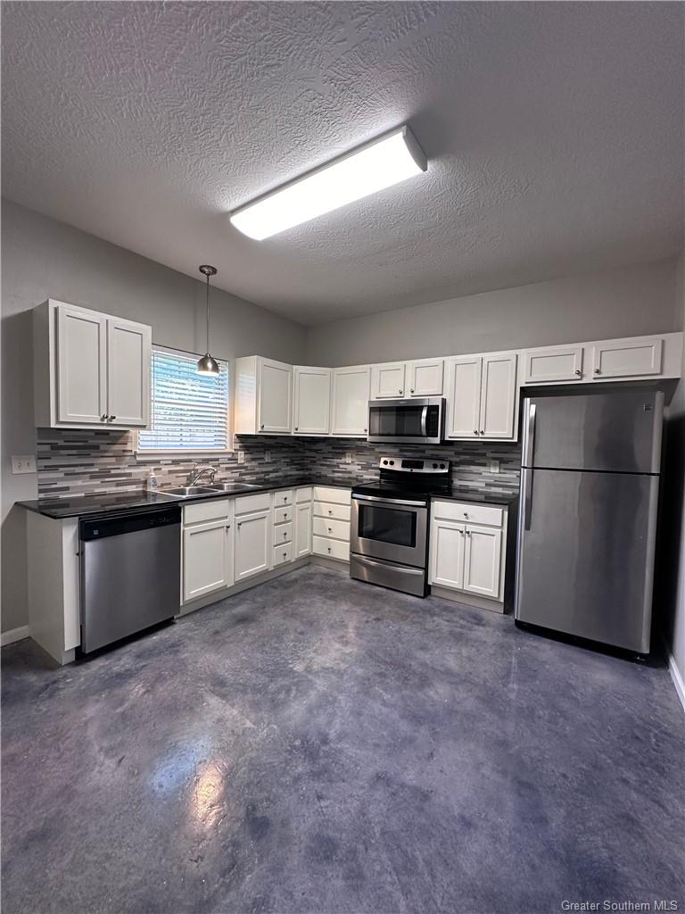 4101 1/2 Common Street 2