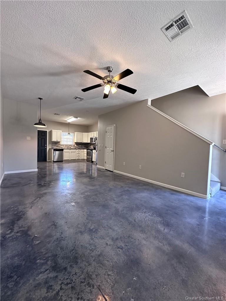 4101 1/2 Common Street 2