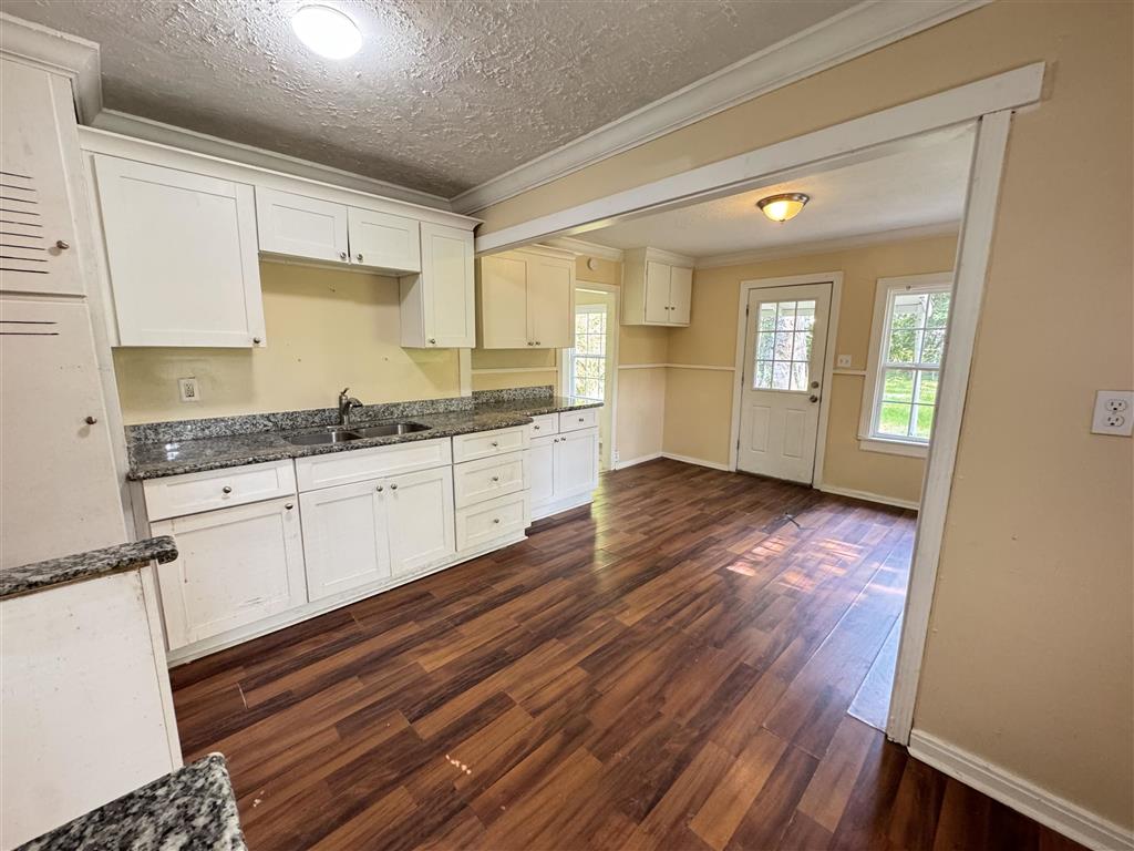 2112 Tulip St.