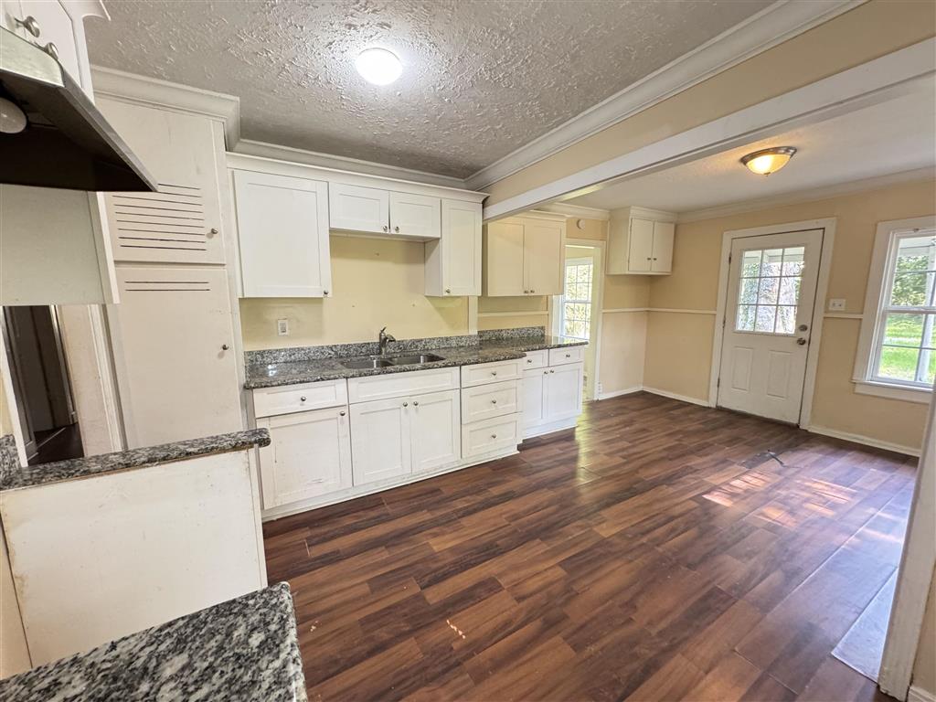 2112 Tulip St.