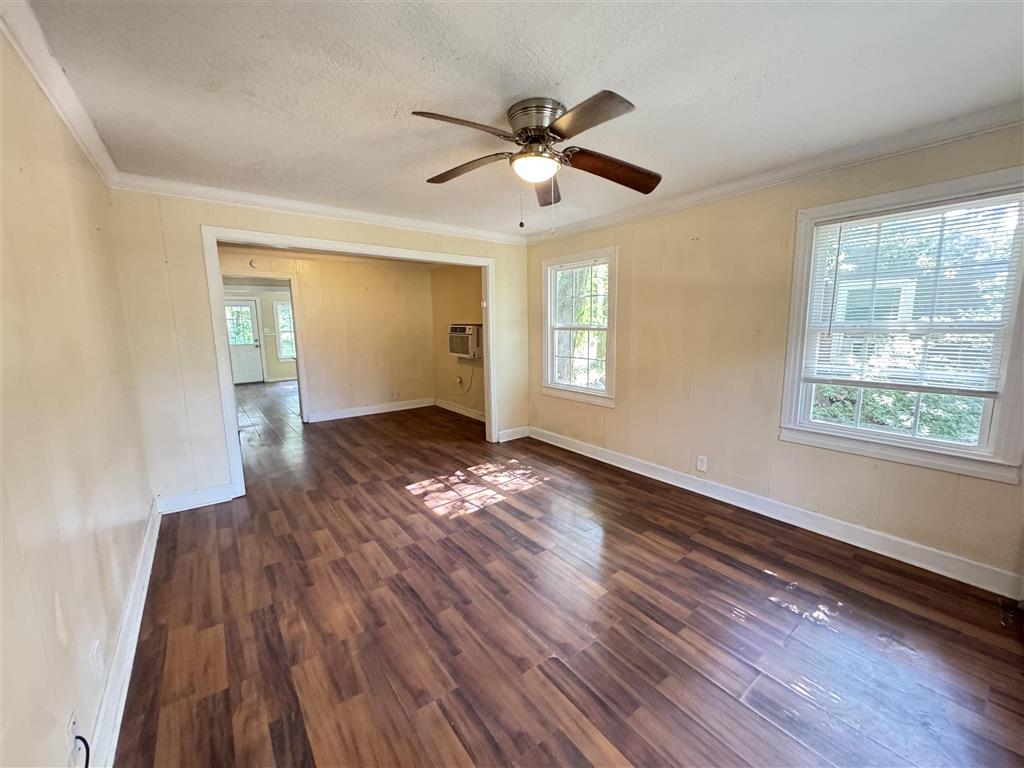 2112 Tulip St.