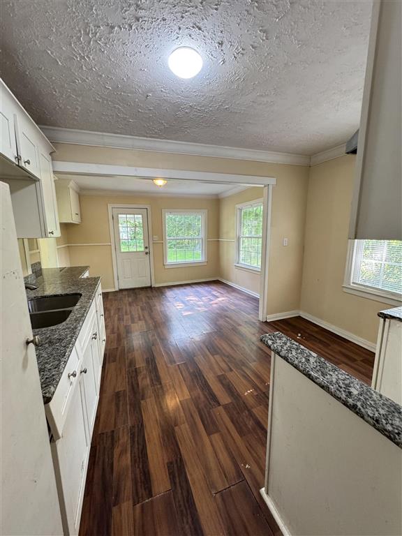 2112 Tulip St.