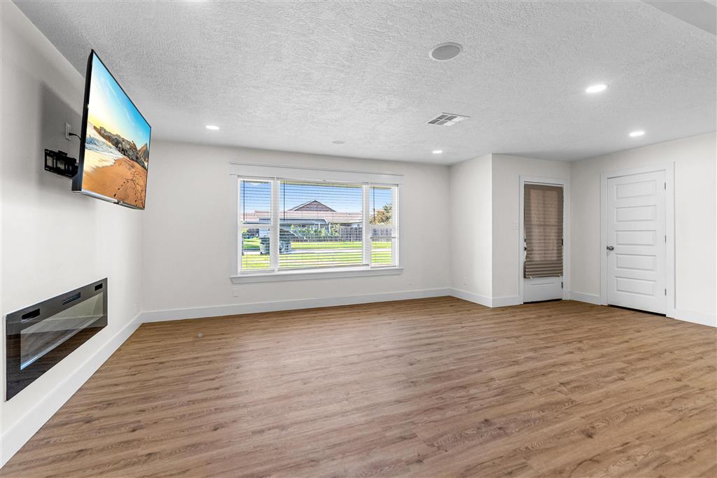 609 Creole Ln Lane