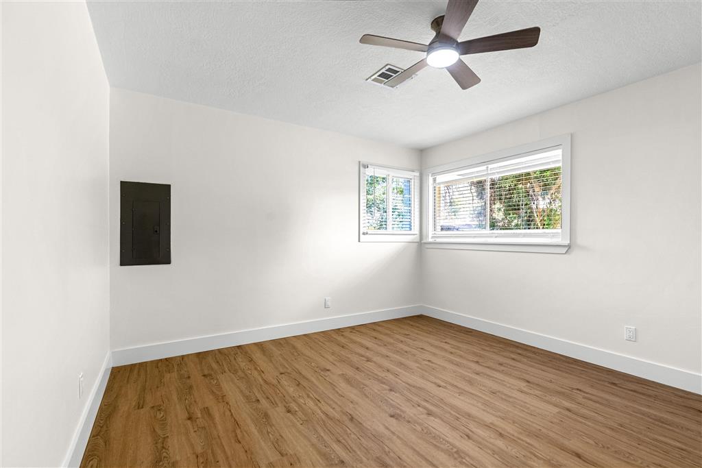 609 Creole Ln Lane