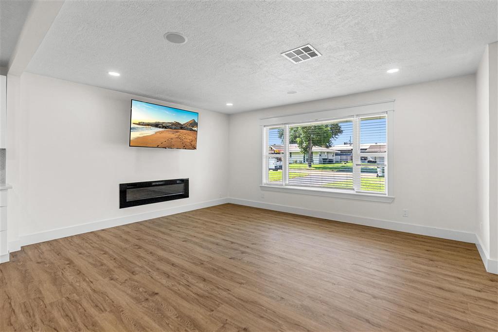 609 Creole Ln Lane