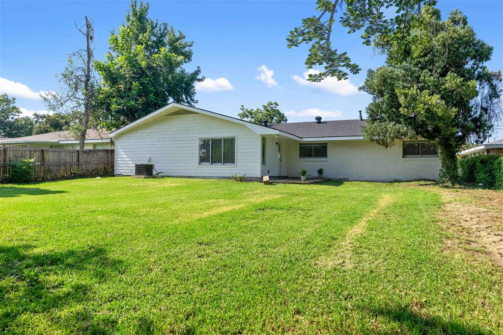 609 Creole Ln Lane