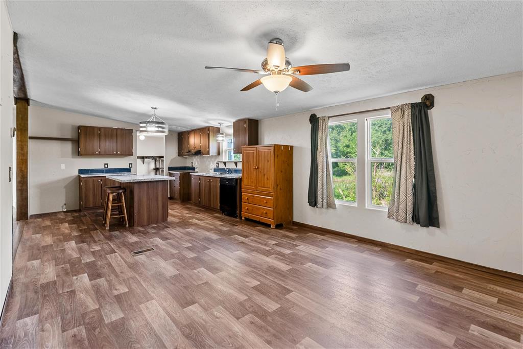 1757 Foreman Rd Road