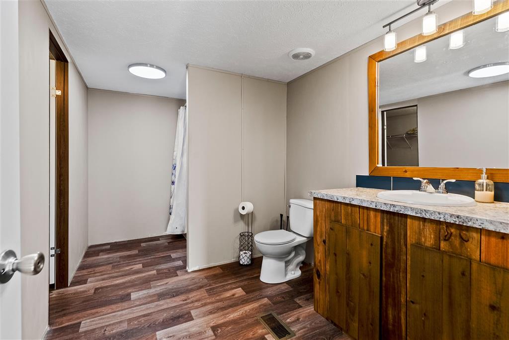 1757 Foreman Rd Road