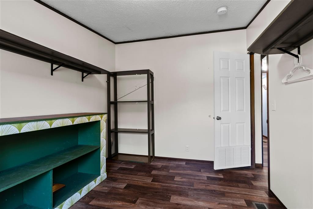 1757 Foreman Rd Road