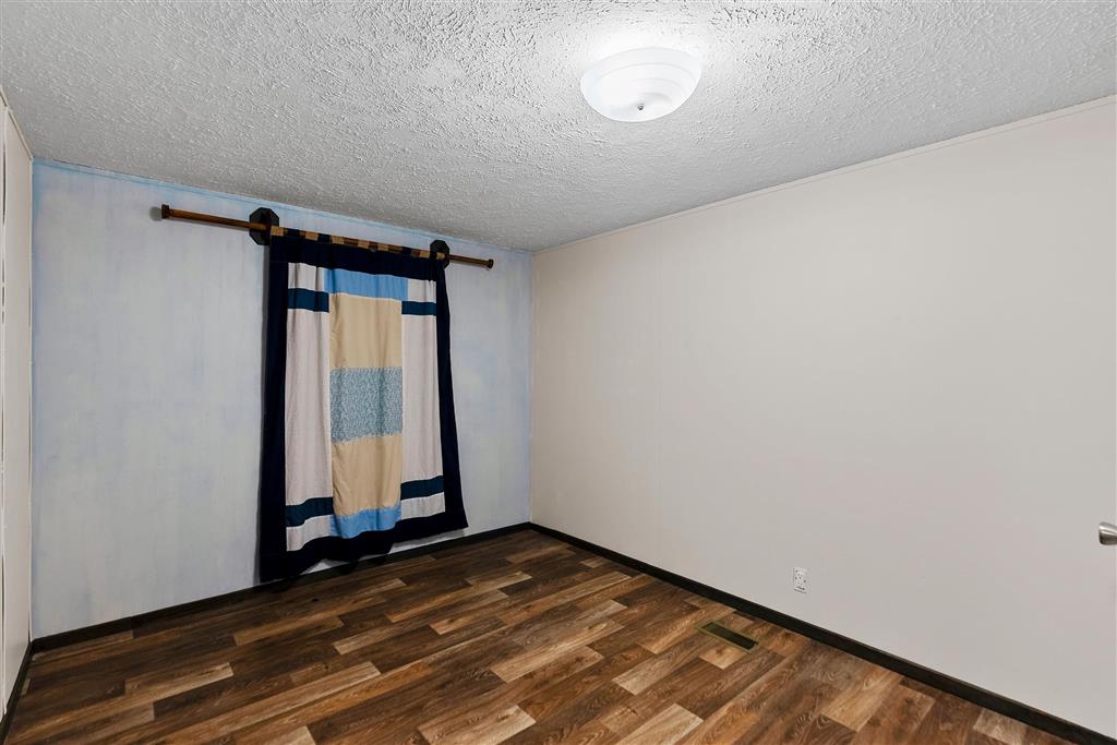 1757 Foreman Rd Road