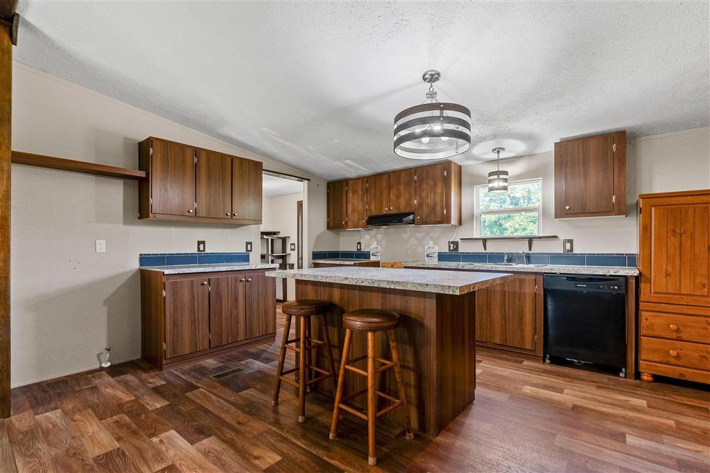 1757 Foreman Rd Road