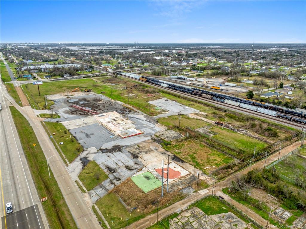 1825 Interstate 10 Interstate