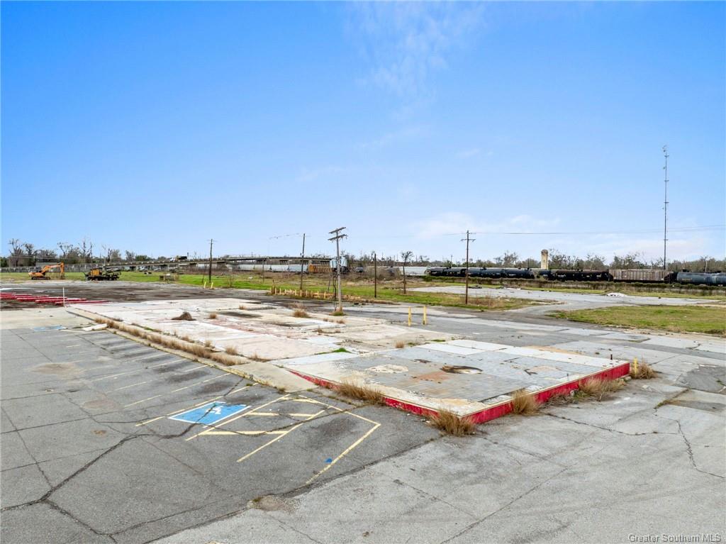 1825 Interstate 10 Interstate