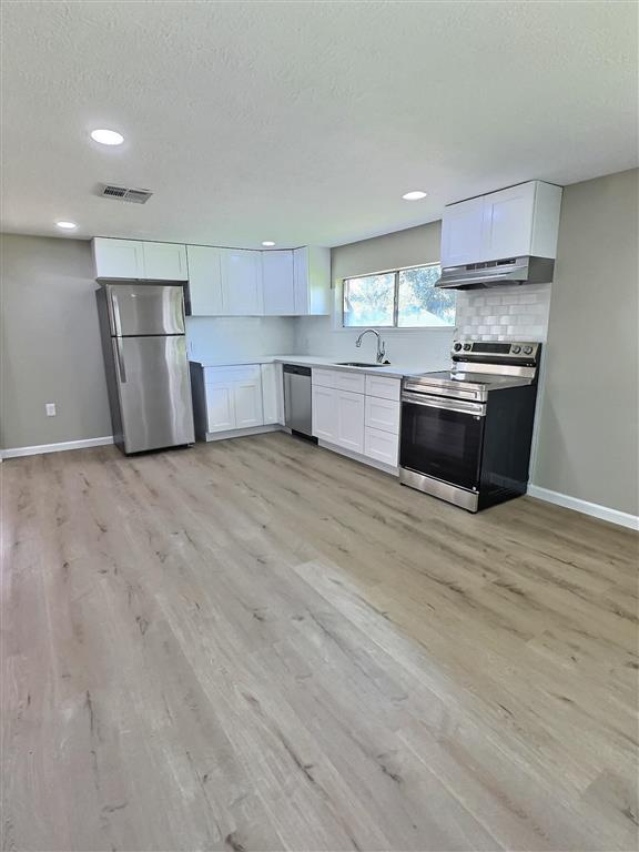 2413 Moeling St Street