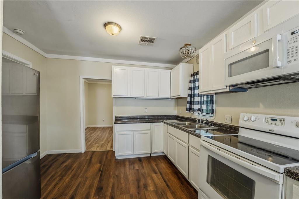 219 N Blake St Street N