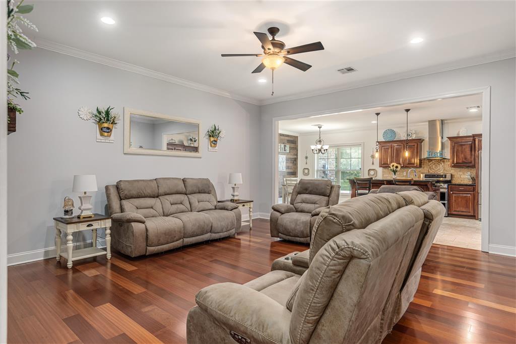 1353 Sawmill Rd Road