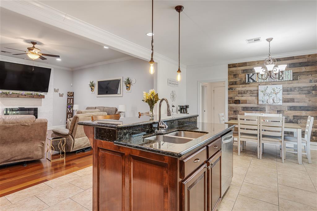1353 Sawmill Rd Road