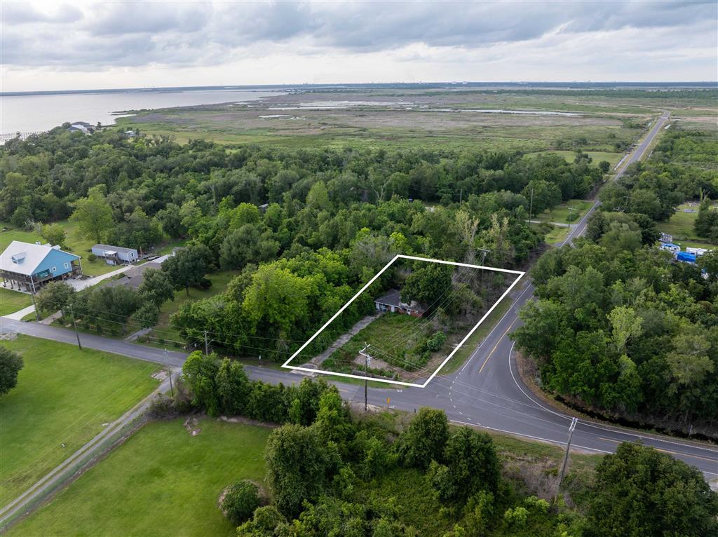 10368 Hwy 384 Big Lake Lake Charles La Us 70601 Swl26002152