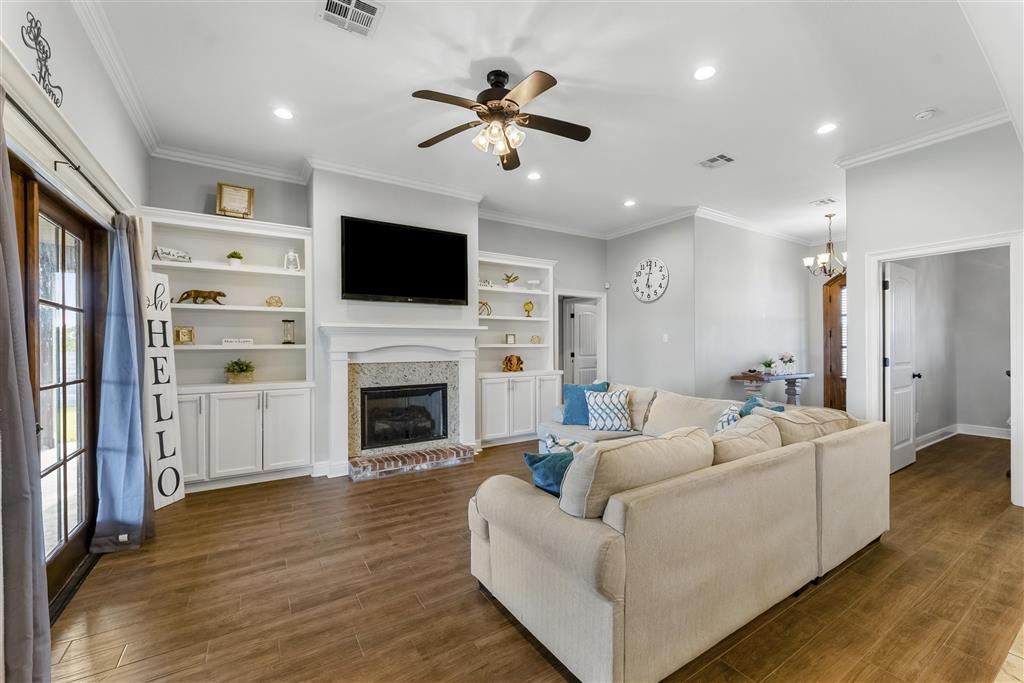 7421 Buckskin Drive
