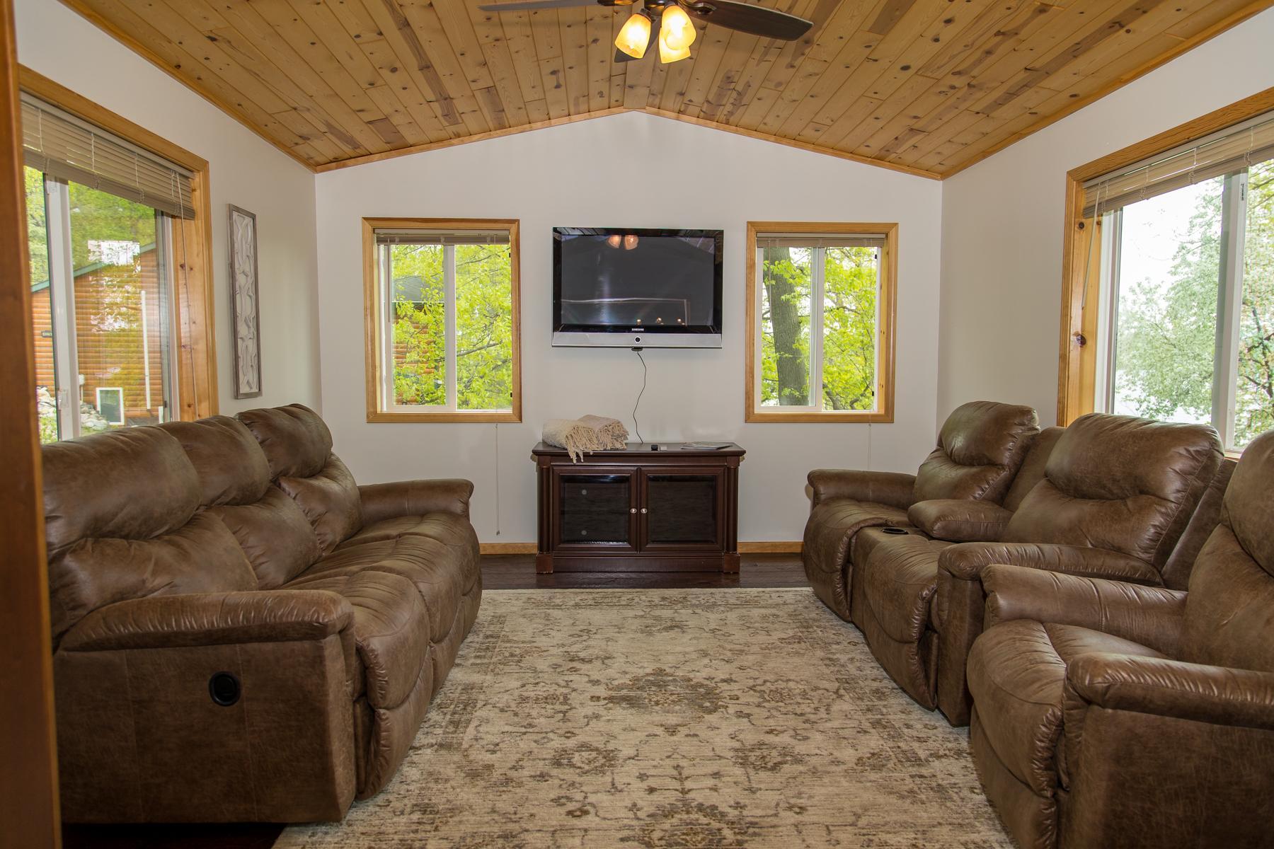 40249 Eagle Court