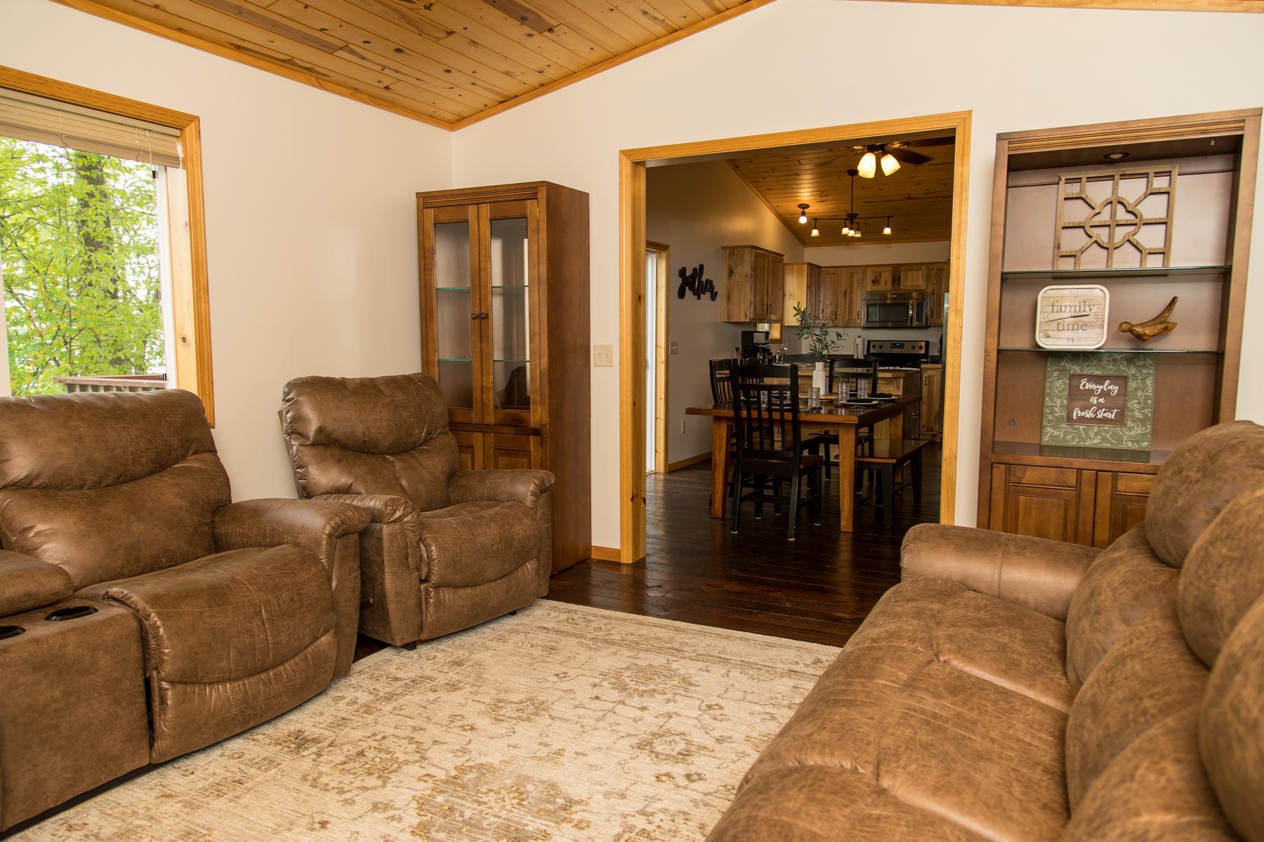 40249 Eagle Court