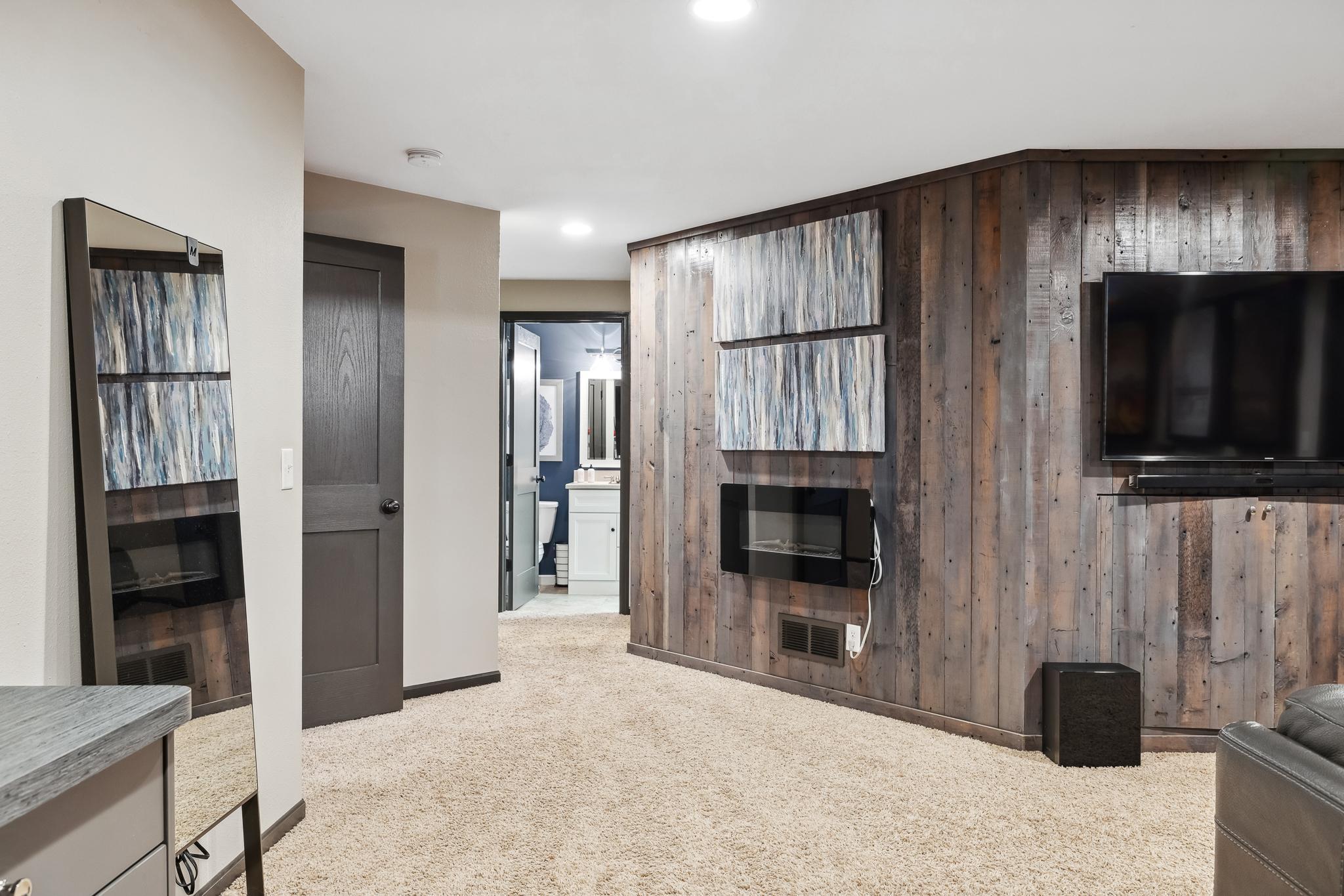 14462 Grand Oaks Drive