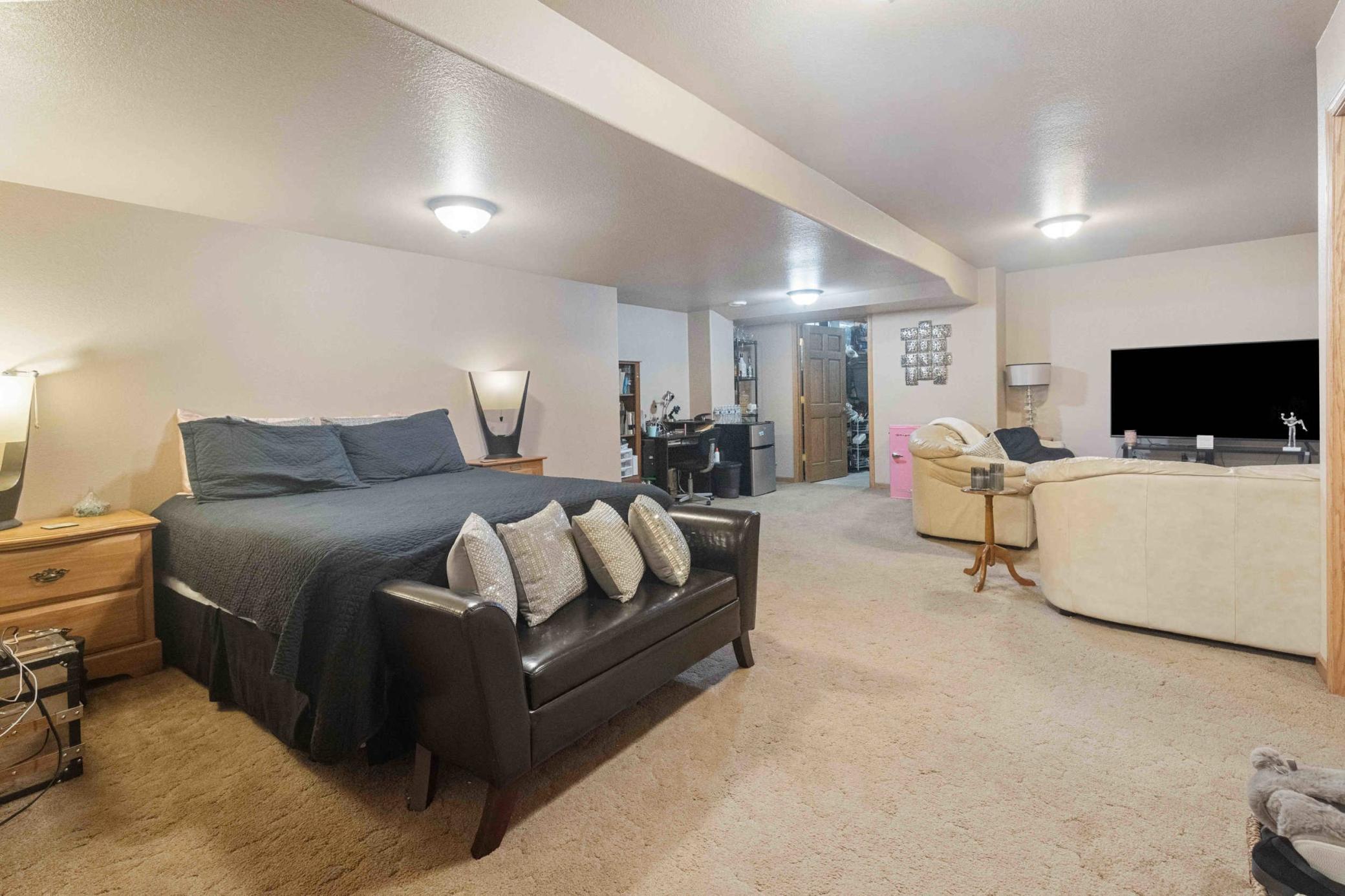 6153 Fairfax Court