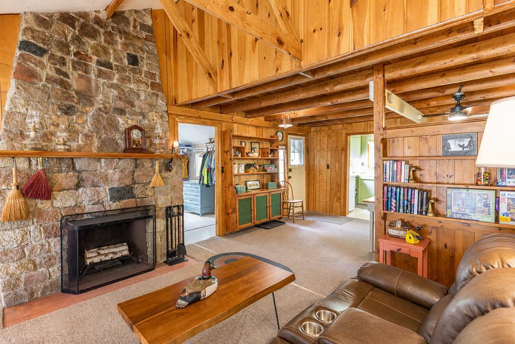 9186 Iris Lane