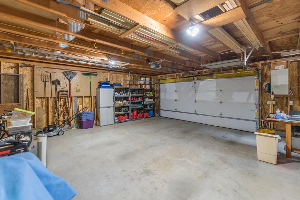 9186 Iris Lane