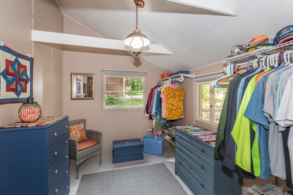 9186 Iris Lane
