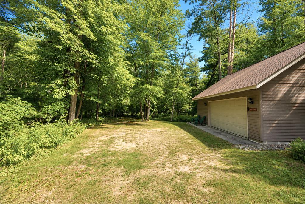 9186 Iris Lane