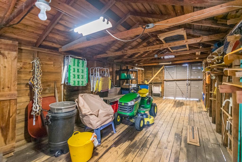 9186 Iris Lane