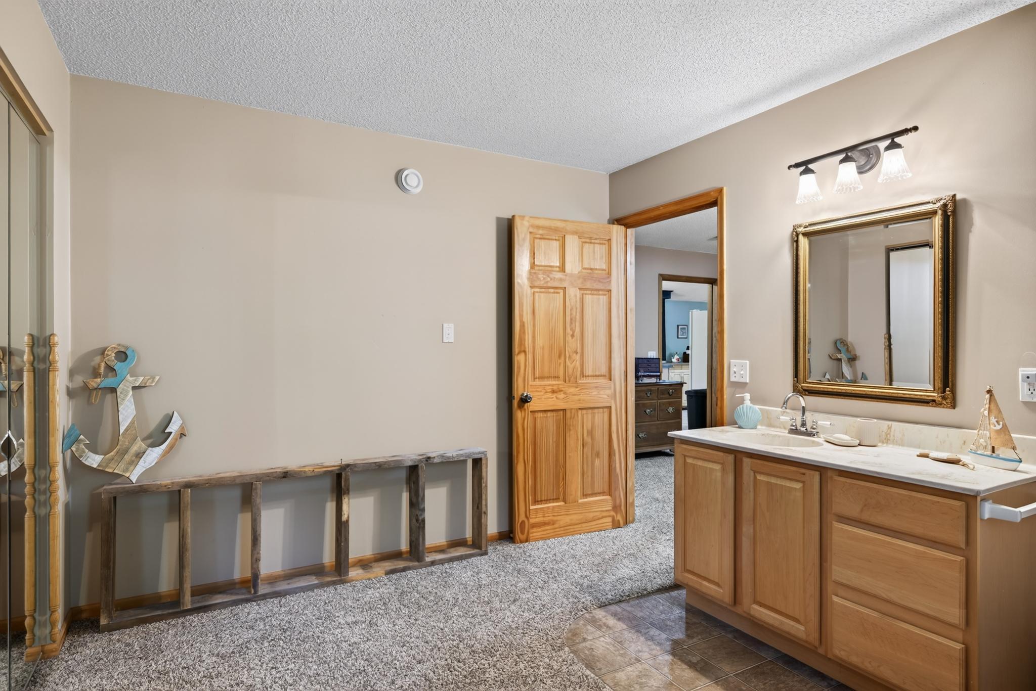 1587 SW Stallion Road
