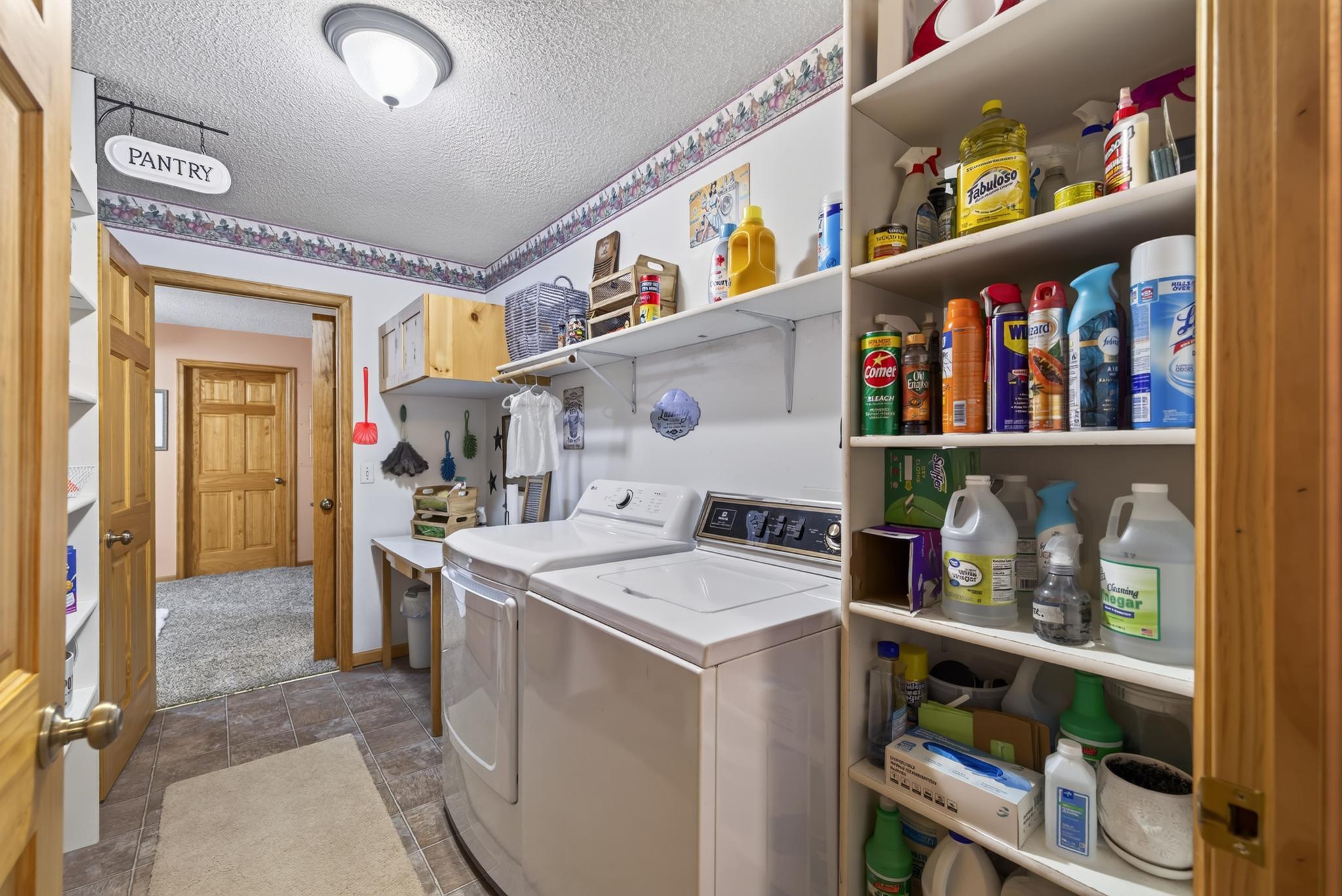 1587 SW Stallion Road